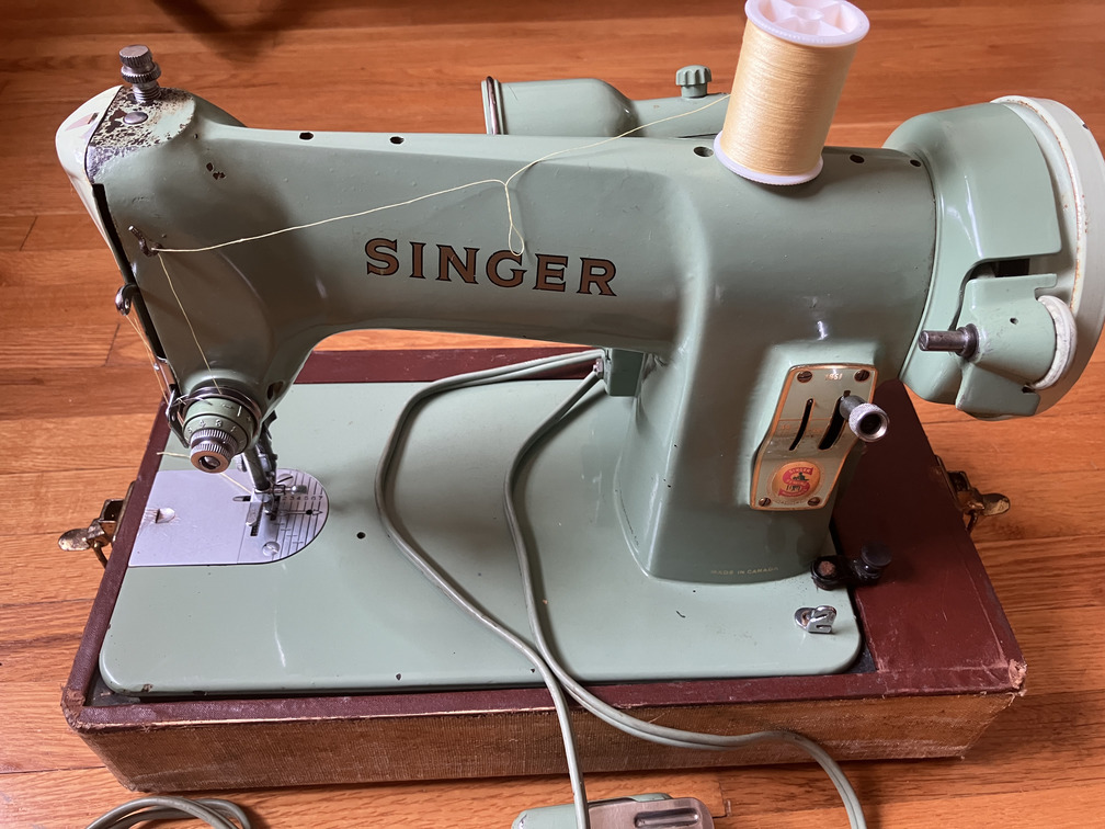 Singer 185J main view