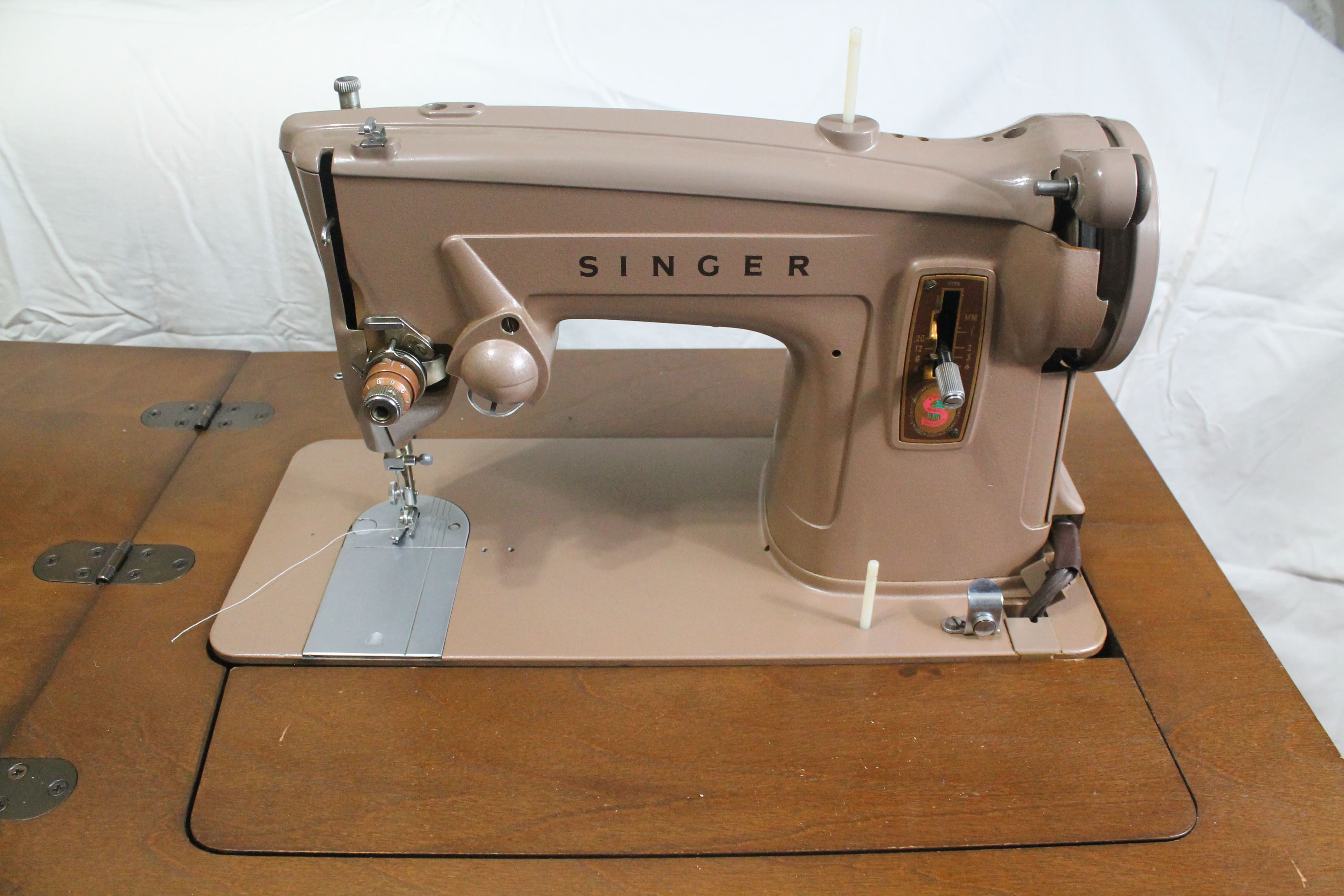 329K sewing machine main view